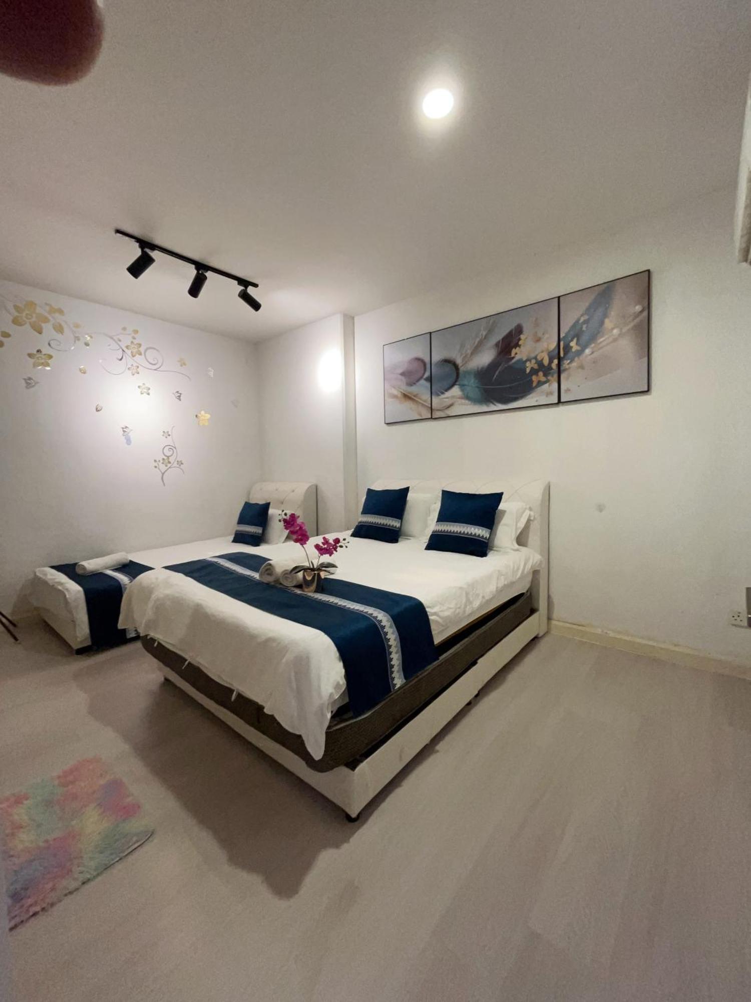 Riverbank Suites Waterfront Kuching Exterior foto